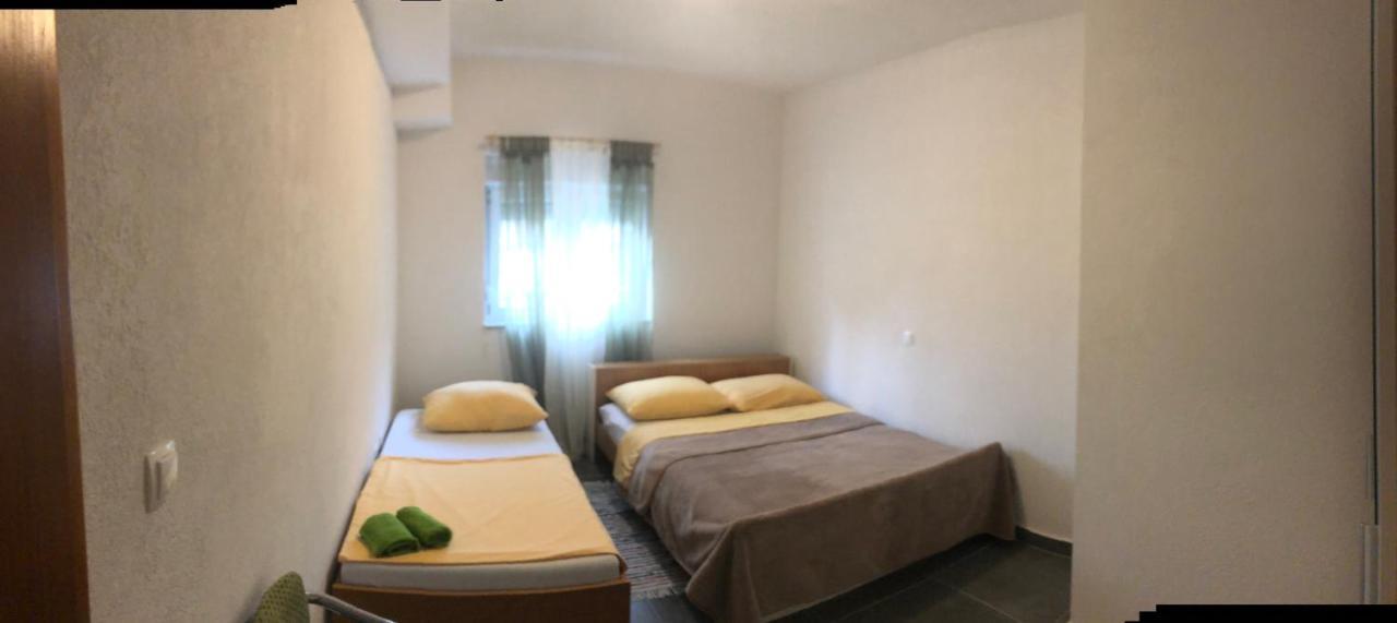 Apartmani Janja Starigrad Paklenica Exteriör bild