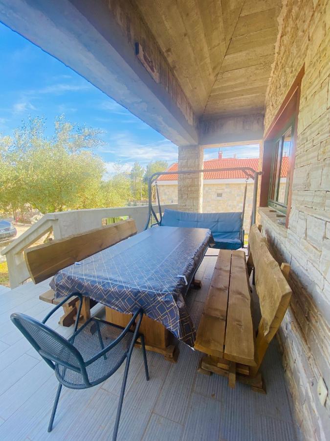 Apartmani Janja Starigrad Paklenica Exteriör bild